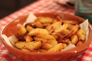 Gekookte aardappels bakken in de Airfryer