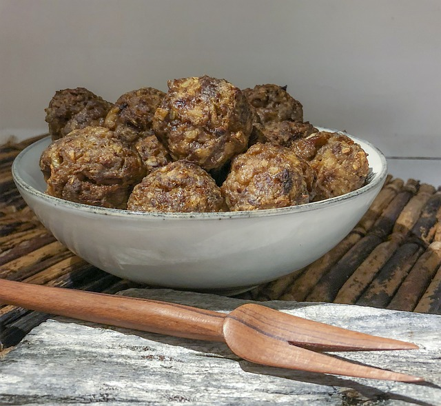 Turkse gehaktballen met yoghurtsaus: hartig en fris